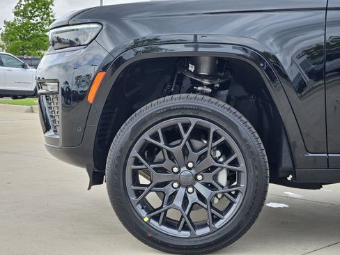 New 2026 Jeep Grand Cherokee L Summit AWD/4WD image 11