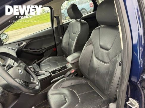 Used 2016 Ford Focus Titanium w/ Titanium Technology Package FWD image 17