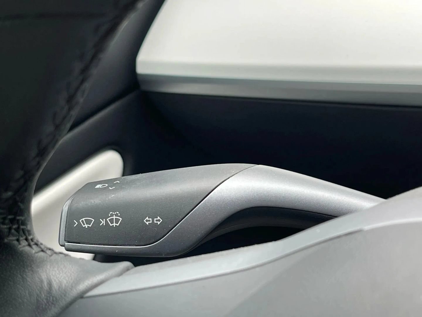 Used 2020 Tesla Model 3 Standard Range RWD image 18