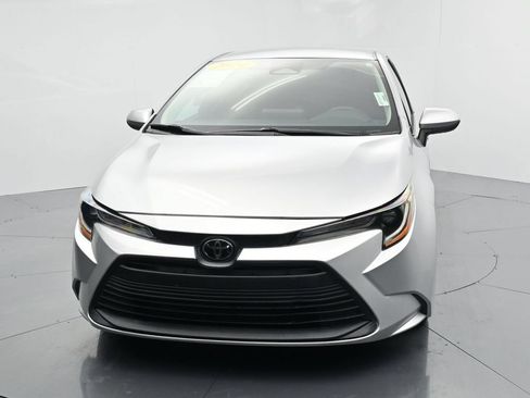 Used 2024 Toyota Corolla LE FWD image 3