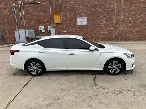 Used 2021 Nissan Altima 2.5 S w/ Driver Assist Package image 4