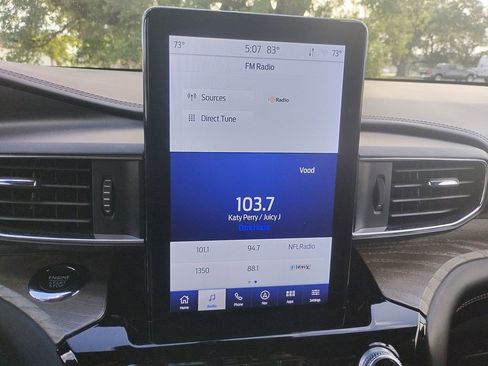 Used 2022 Ford Explorer Platinum w/ Equipment Group 601A RWD image 12