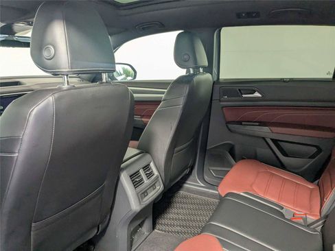 Used 2023 Volkswagen Atlas Cross Sport SEL Premium R-Line AWD/4WD image 39