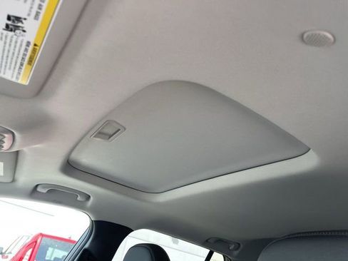 Used 2024 Chevrolet Trax ACTIV w/ Sunroof Package FWD image 21