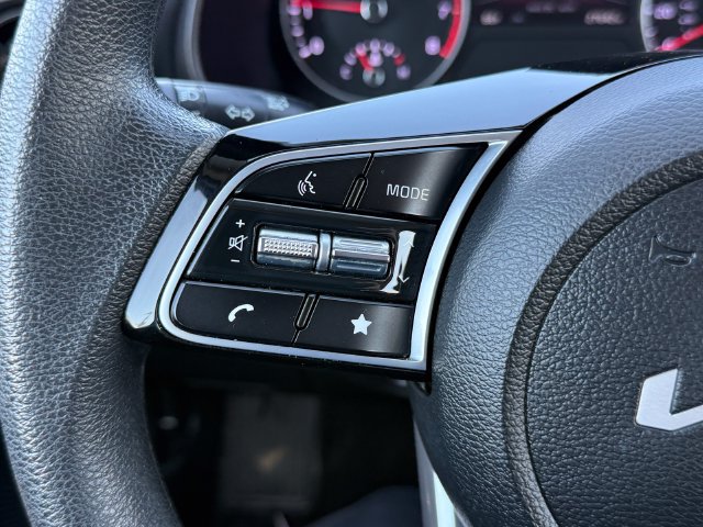 Used 2023 Kia Forte LXS w/ LXS Technology Package FWD image 18