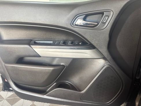 Used 2018 Chevrolet Colorado LT AWD/4WD image 18