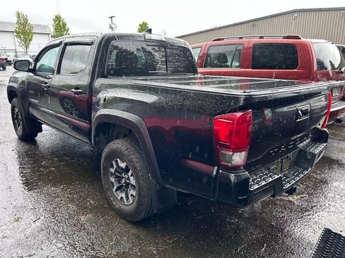 Used 2017 Toyota Tacoma 4x4 Double Cab image 3