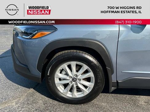 Used 2023 Toyota Corolla Cross LE AWD/4WD image 6