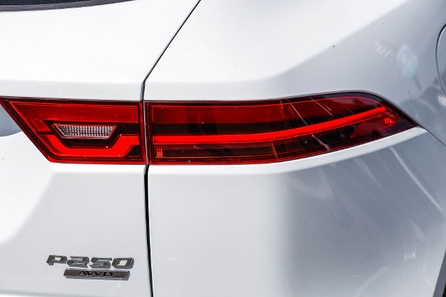 Used 2018 Jaguar E-PACE SE AWD/4WD image 10