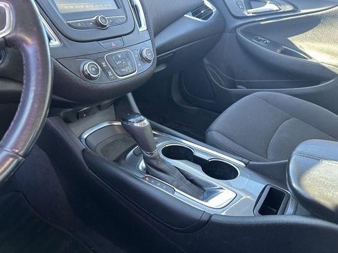 Used 2016 Chevrolet Malibu LT image 12