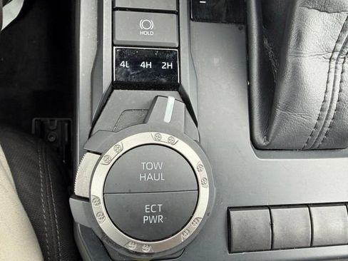 Used 2024 Toyota Tacoma SR5 AWD/4WD image 29