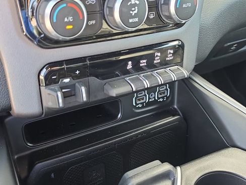 Used 2022 RAM 1500 Laramie AWD/4WD image 25