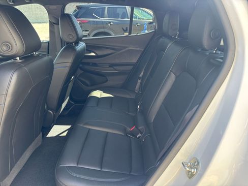 Used 2025 Buick Envista Sport Touring image 25