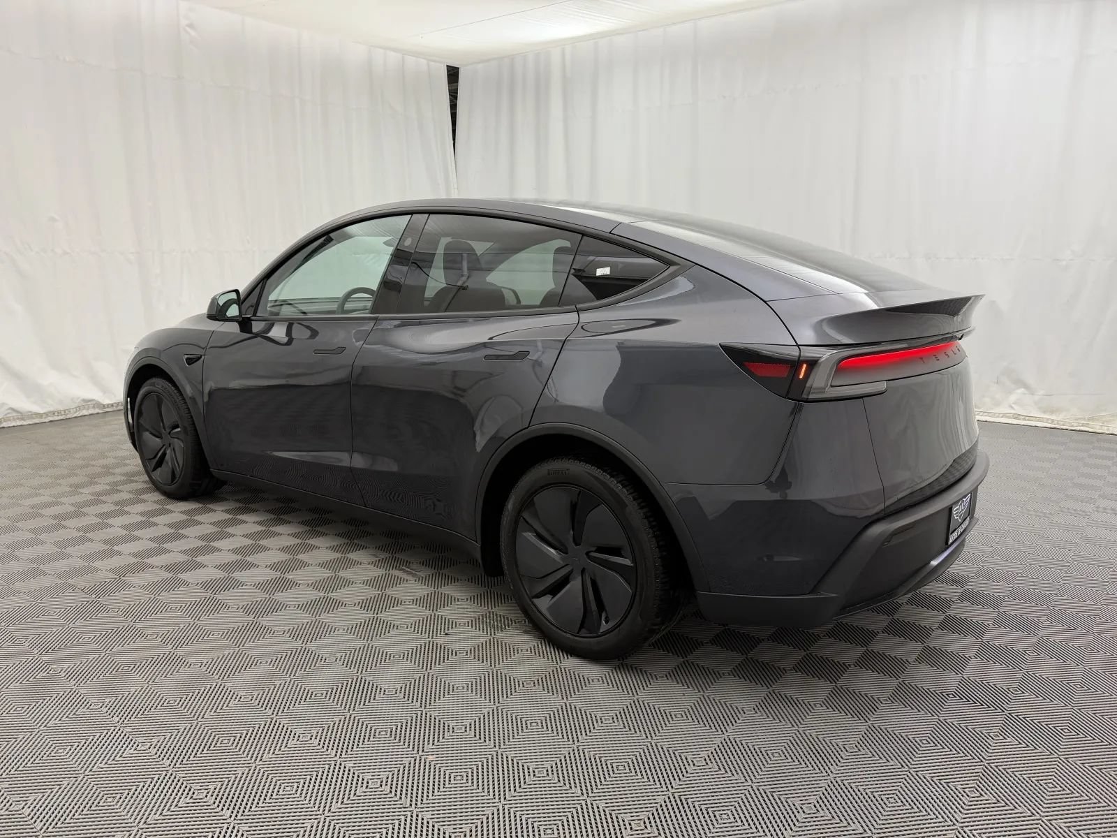 Used 2026 Tesla Model Y Long Range AWD/4WD image 7
