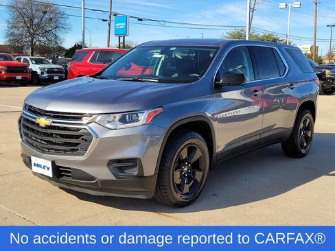 Used 2020 Chevrolet Traverse LS image 2