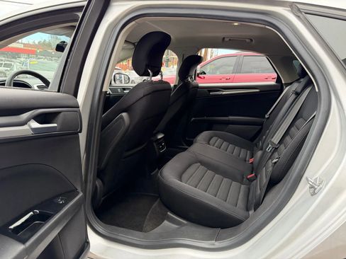 Used 2015 Ford Fusion SE image 15