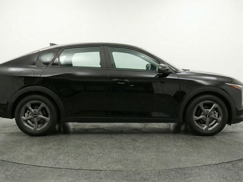 Used 2025 Kia K4 LXS image 11