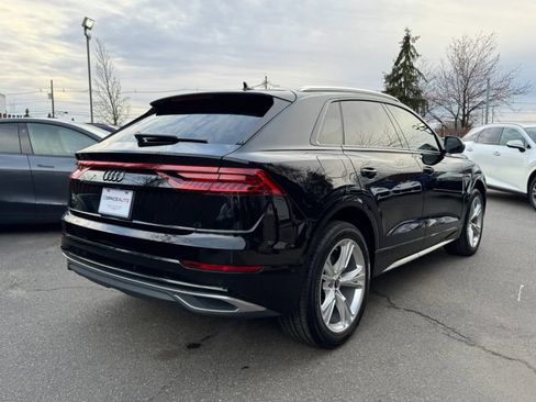 Used 2022 Audi Q8 Premium w/ Convenience Package image 4