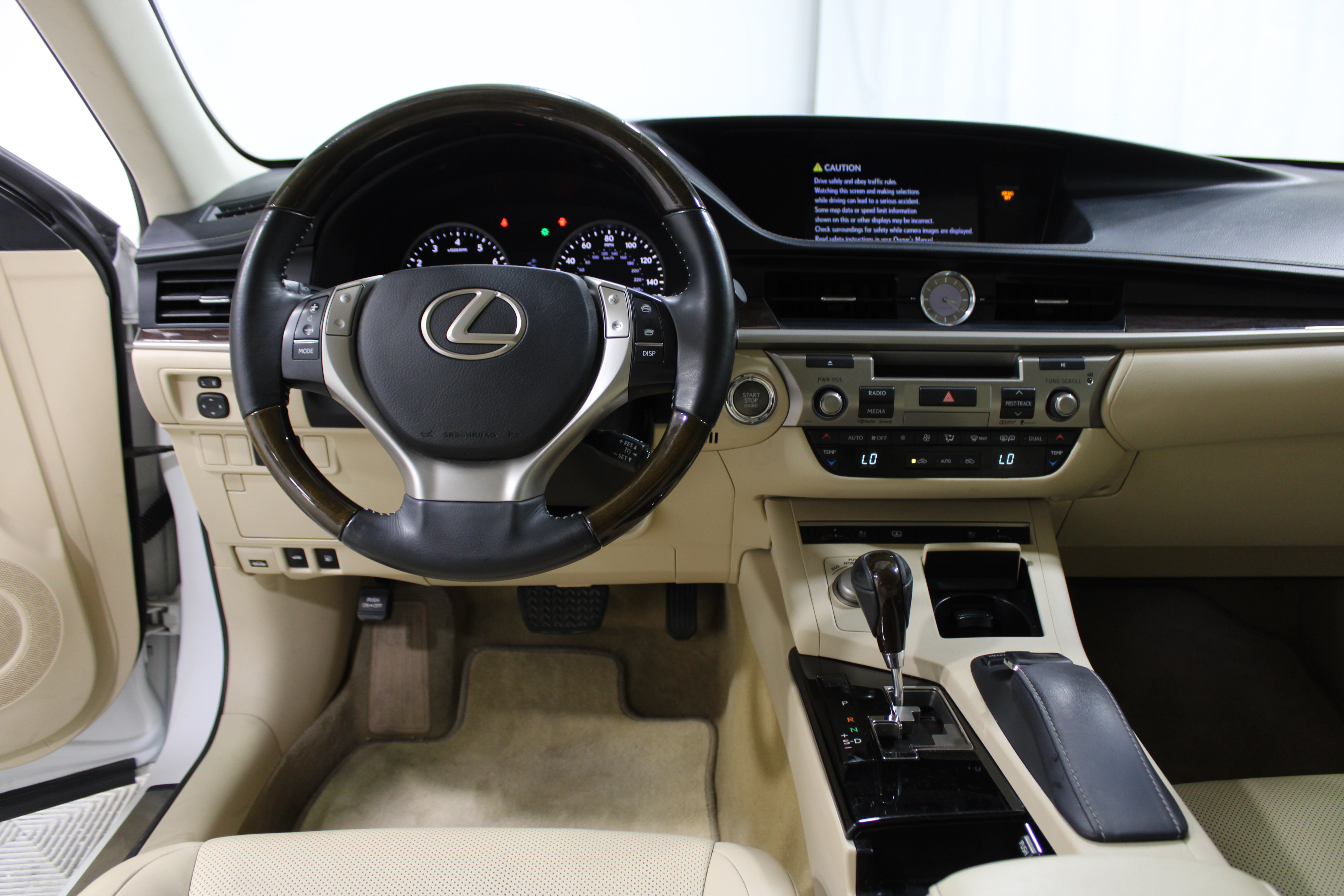 Used 2015 Lexus ES 350 w/ Luxury Package FWD image 11