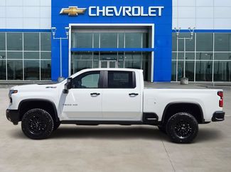 New 2026 Chevrolet Silverado 2500 ZR2 AWD/4WD video 3