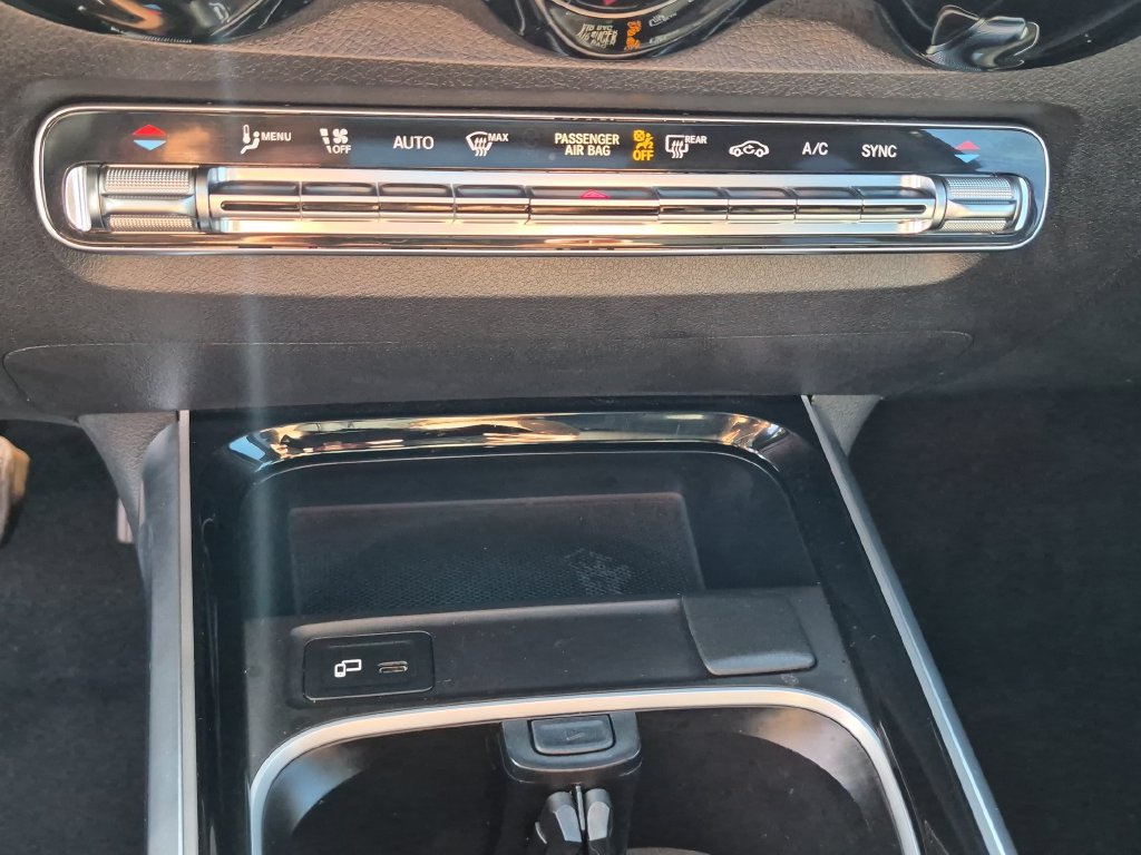 Used 2023 Mercedes-Benz GLB 250 image 23