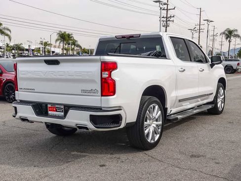 Used 2022 Chevrolet Silverado 1500 High Country w/ Technology Package image 4