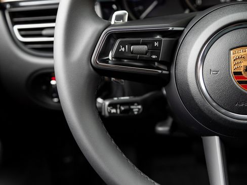 Certified 2026 Porsche Macan AWD/4WD image 15