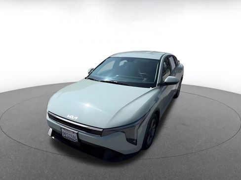 Used 2025 Kia K4 LXS image 10