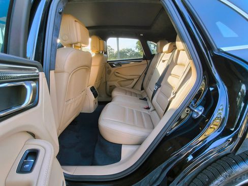 Used 2018 Porsche Macan Turbo image 26