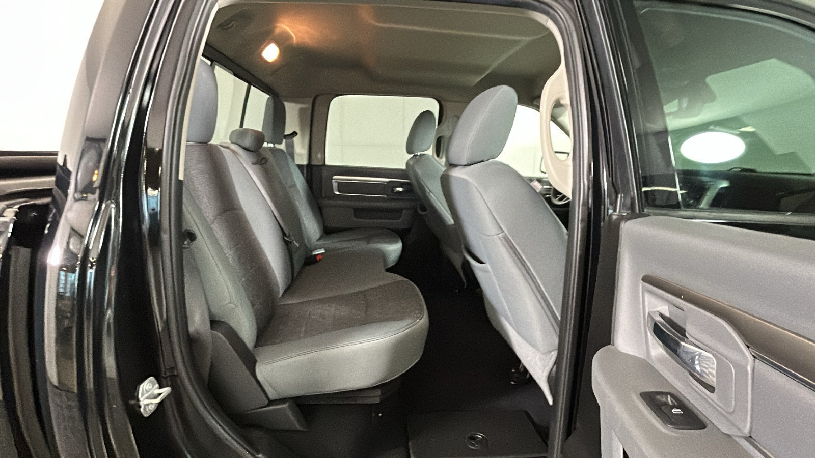 Used 2019 RAM 1500 Big Horn AWD/4WD image 34
