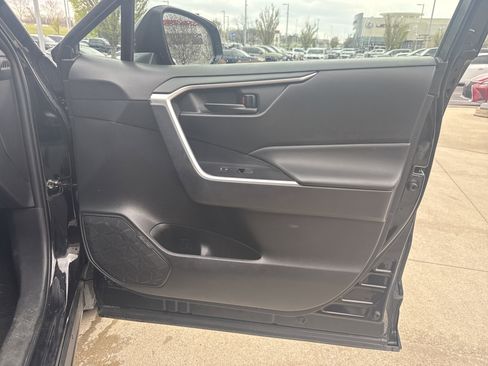 Certified 2025 Toyota RAV4 LE AWD/4WD image 27
