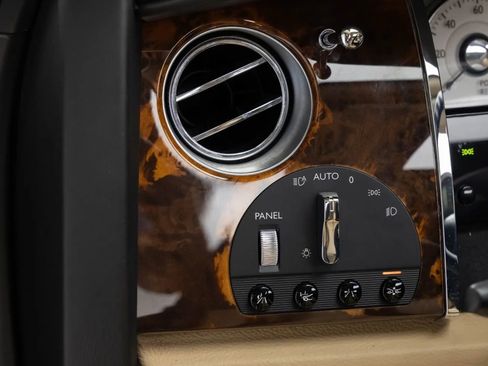 Used 2010 Rolls-Royce Ghost RWD image 40