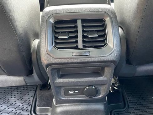 Used 2022 Volkswagen Tiguan SE AWD/4WD image 46