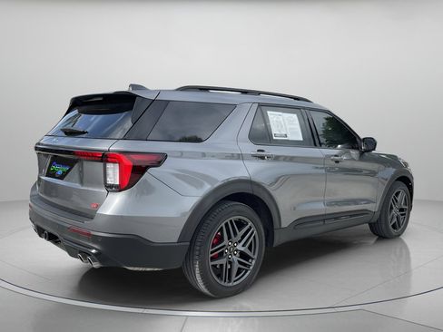 Certified 2025 Ford Explorer ST AWD/4WD image 3