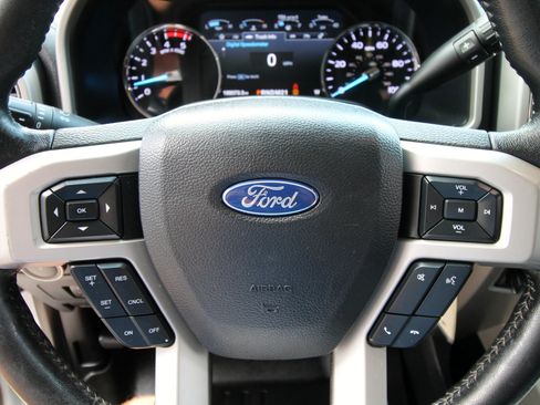 Used 2019 Ford F350 Lariat w/ Lariat Value Package AWD/4WD image 26