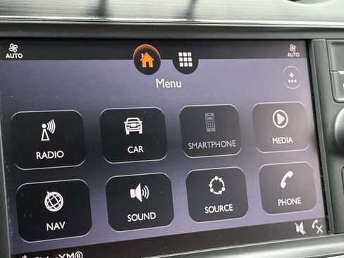 Used 2019 Bentley Bentayga AWD/4WD image 30