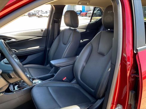Certified 2024 Buick Encore GX Sport Touring w/ Comfort Package FWD image 9