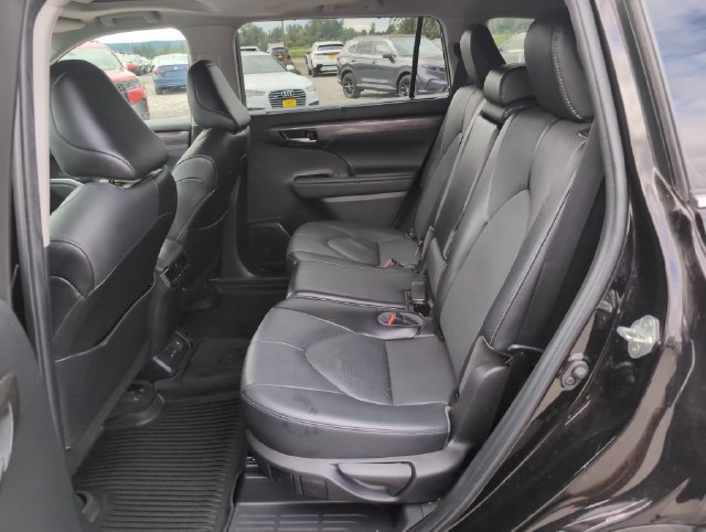 Used 2022 Toyota Highlander Limited AWD/4WD image 16