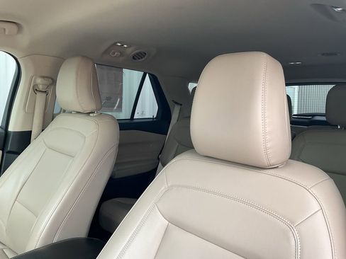 Used 2023 Ford Explorer XLT w/ Equipment Group 202A image 9