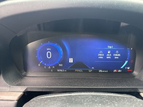 Used 2023 Ford Explorer Platinum w/ Technology Package image 16