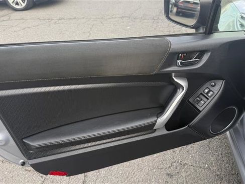 Used 2017 Toyota 86 image 4