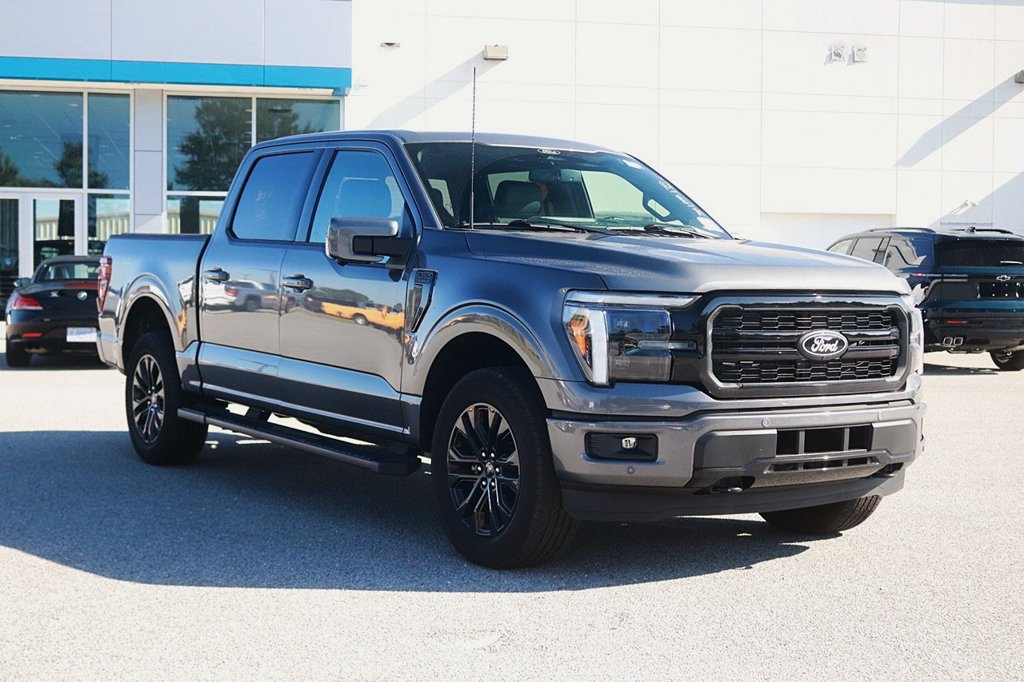 Used 2025 Ford F150 Lariat w/ Equipment Group 502A High AWD/4WD image 3