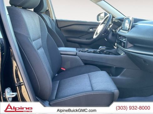 Used 2024 Nissan Rogue SV image 15