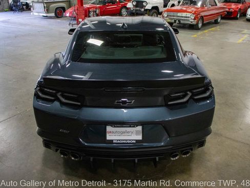 Used 2022 Chevrolet Camaro SS RWD image 5