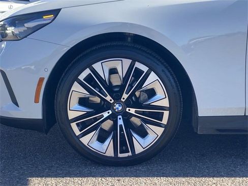 Certified 2025 BMW 530i 530i image 11