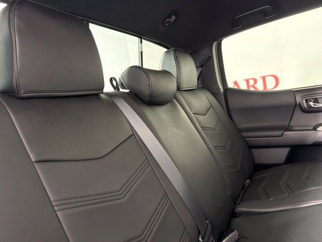 Used 2019 Toyota Tacoma TRD Off-Road AWD/4WD image 38