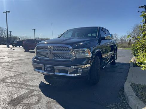 Used 2017 RAM 1500 Laramie w/ Convenience Group AWD/4WD image 3