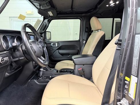 Used 2021 Jeep Gladiator Sport AWD/4WD image 13
