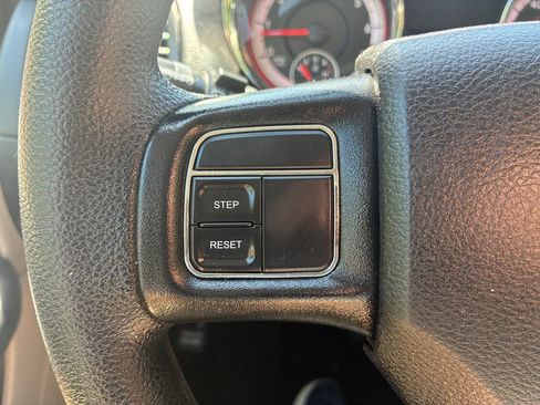 Used 2019 Dodge Grand Caravan SE FWD image 38
