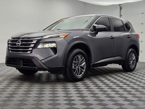 Used 2025 Nissan Rogue S image 13